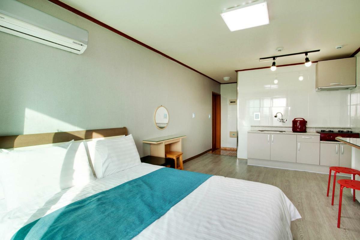 Jeju Mabin & Le Mabin Pension Экстерьер фото